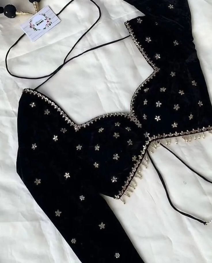 Black Velvet Designer Sweetheart Neck Saree Blouse